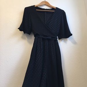 👉Madewell Wrap-Waist Black Jumpsuit in Dot Jacquard